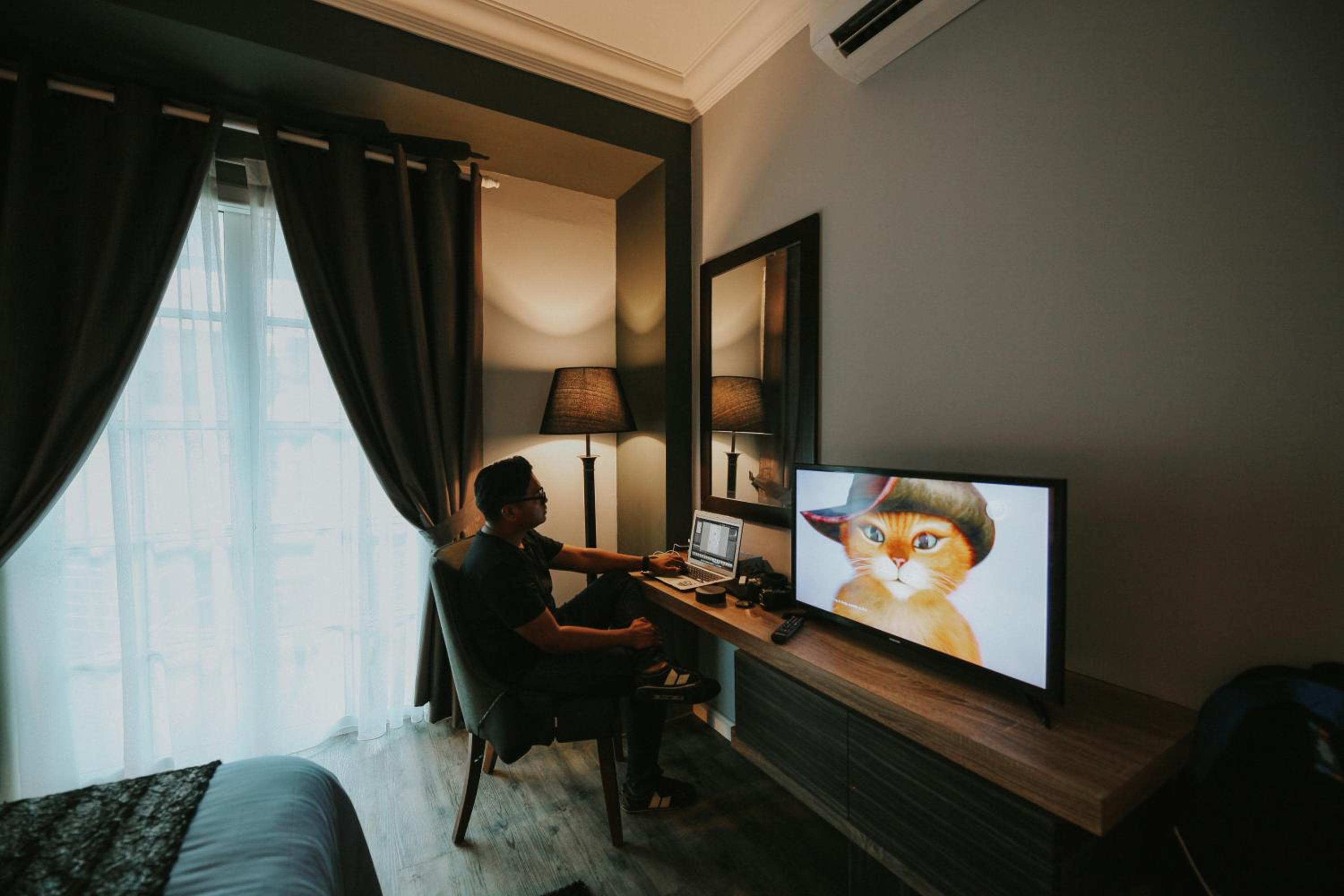 Standard Queen Room