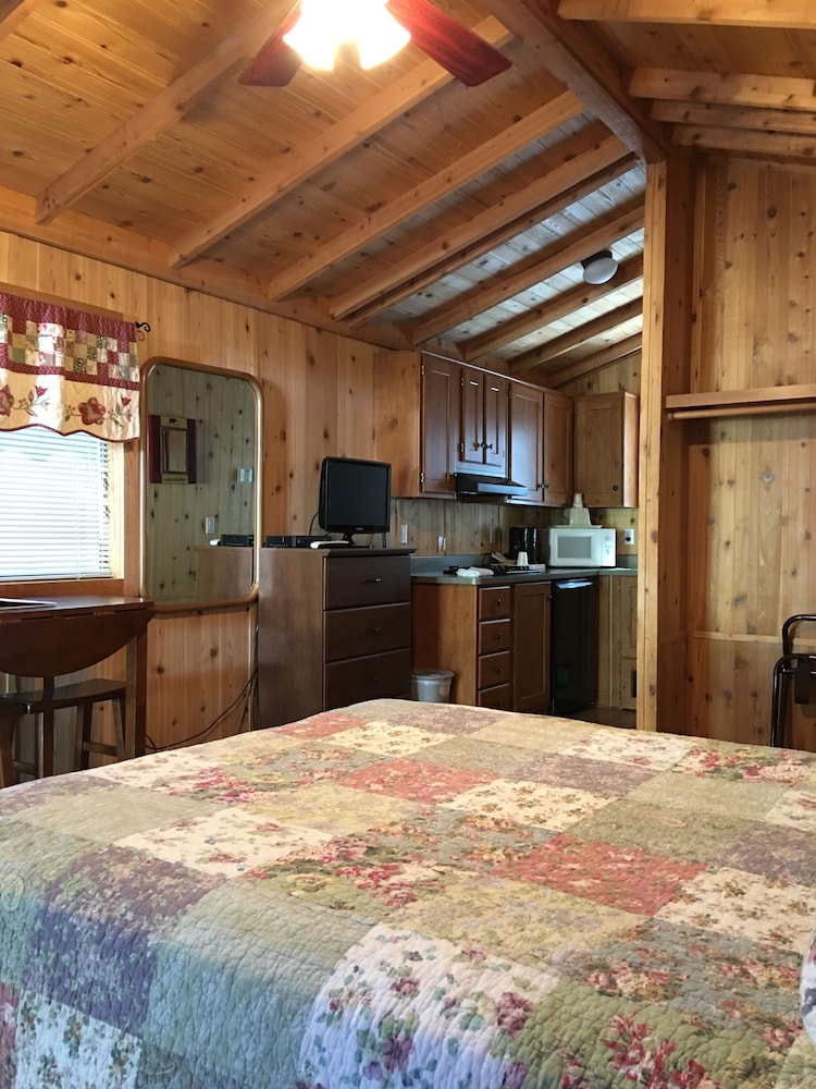 Cottage, 1 Queen Bed, Kitchenette photo 3