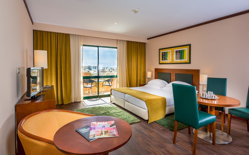 Twin Room, Sea View (3 Adults) - Photo 1