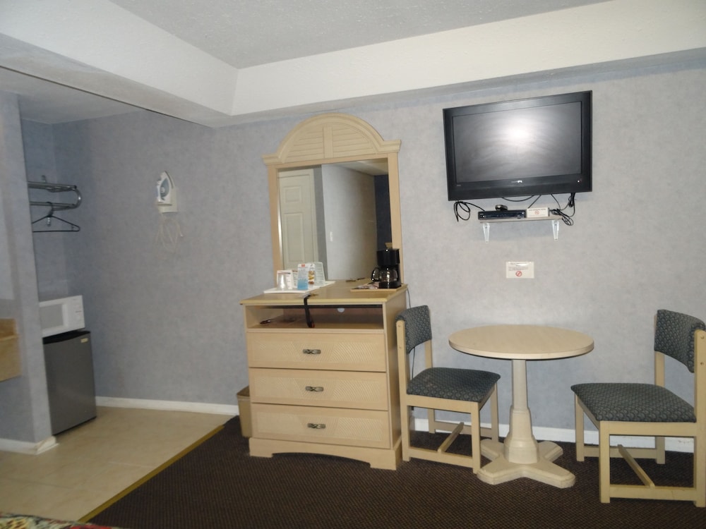 Room, 2 Double Beds photo 2
