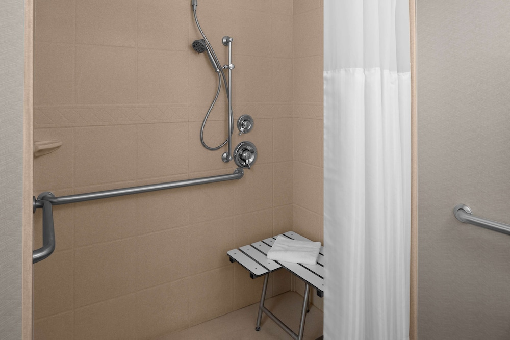 Room, Accessible - Photo 7