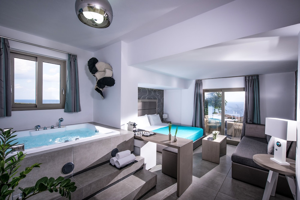 Junior Suite, Jetted Tub, Sea View - Photo 1