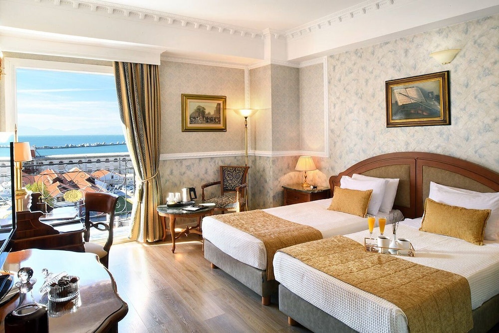 Side Sea View Premium Twin with Extra Bed