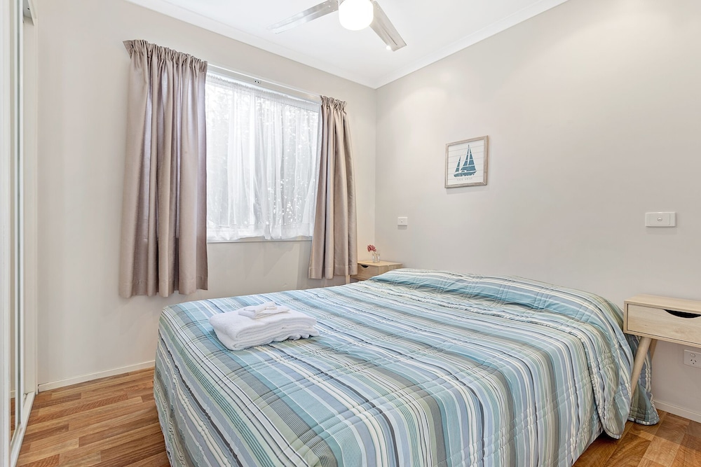 Deluxe Cabin (Sleeps 3)
