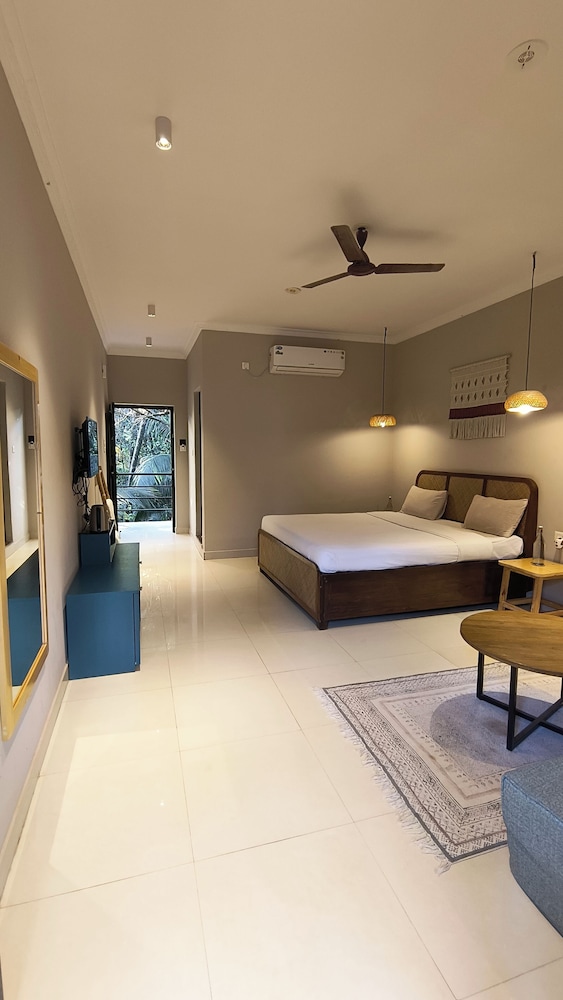 Economy Room, Balcony, Garden View photo 2