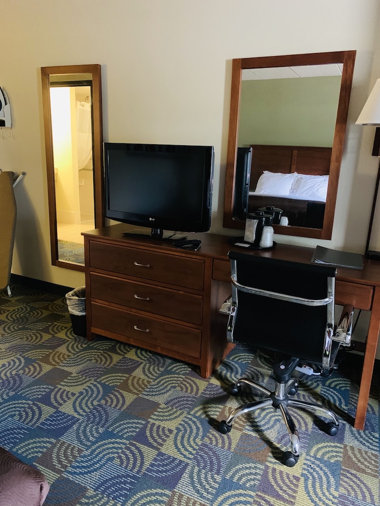 Room, 2 Queen Beds, Accessible, Non Smoking (Mobility) - Photo 26