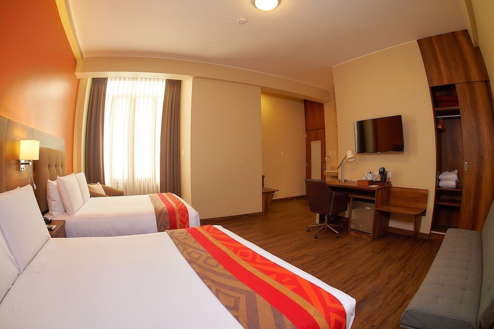 Superior Twin Room, Private Bathroom, Courtyard View