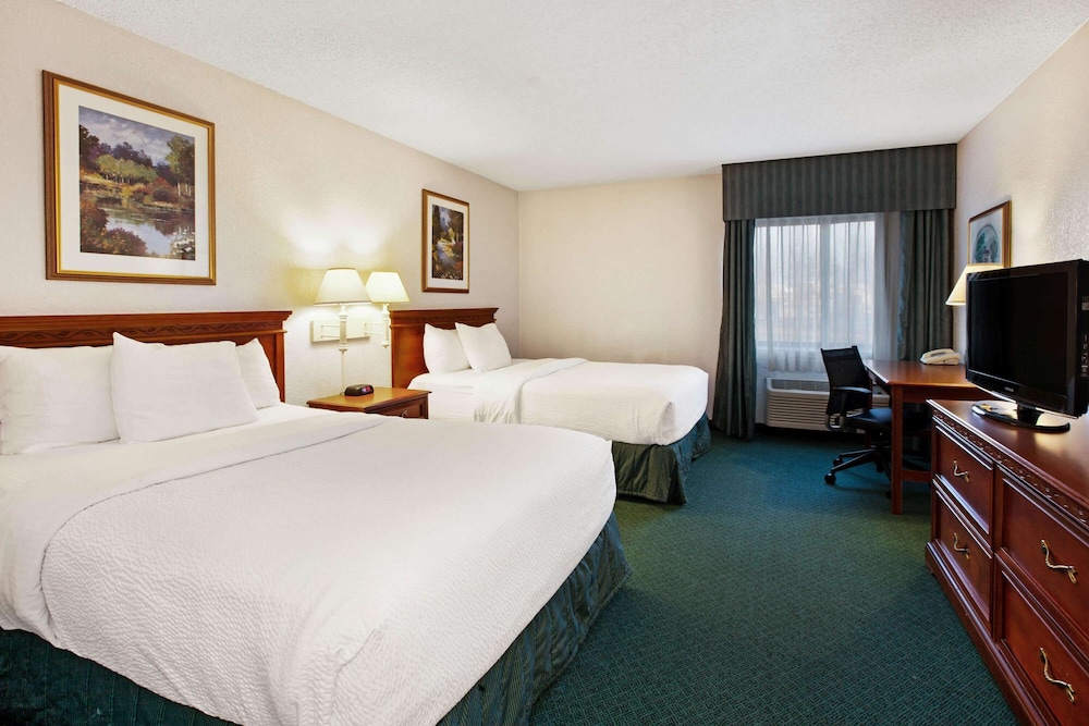 Room, 2 Double Beds, Non Smoking photo 2