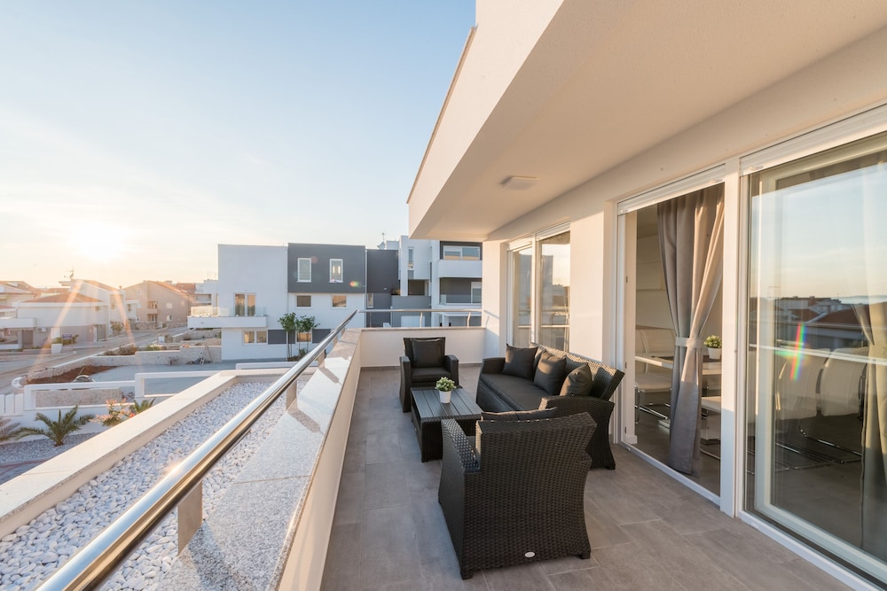 Luxury Apartment, 2 Bedrooms, Sea View photo 2