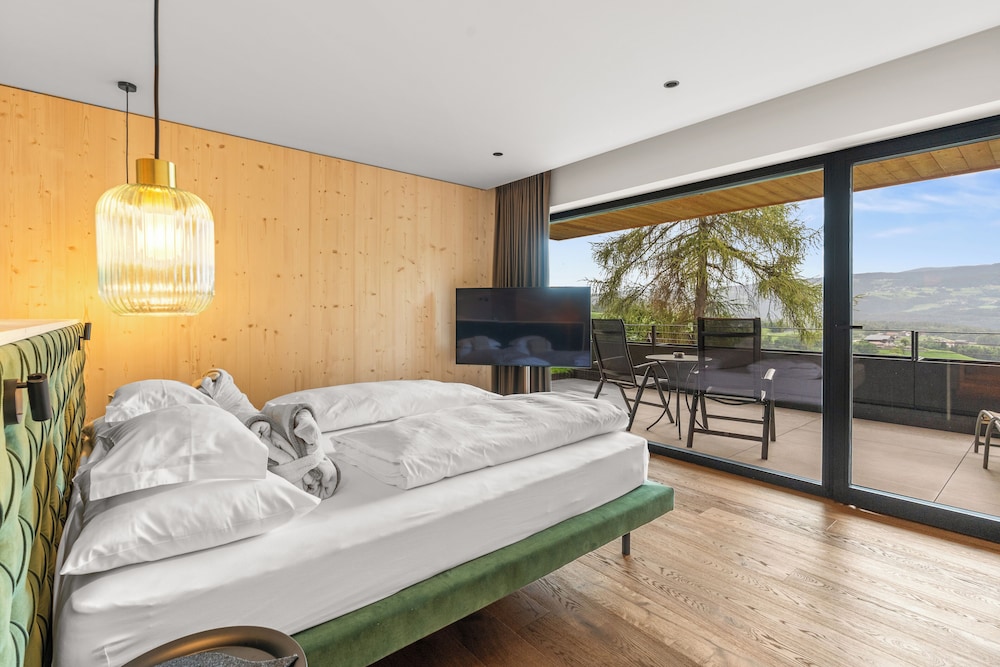 Exclusive Double Room, Balcony, Valley View