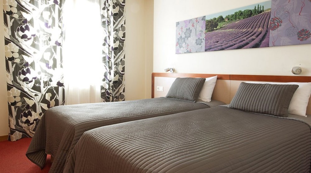 Standard Double or Twin Room photo 2