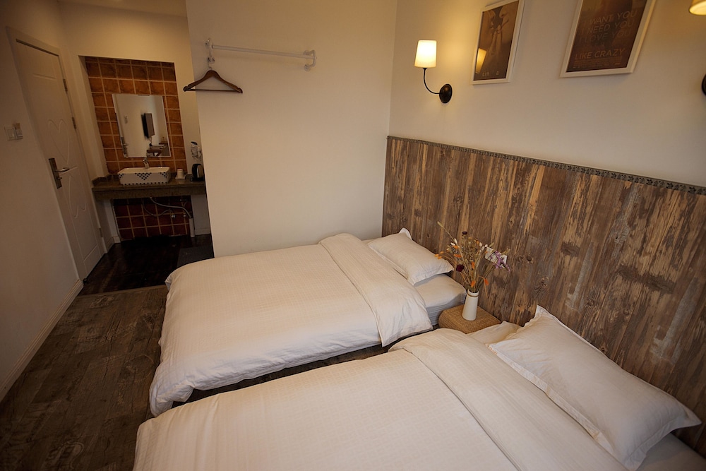 Premium Twin Room photo 2