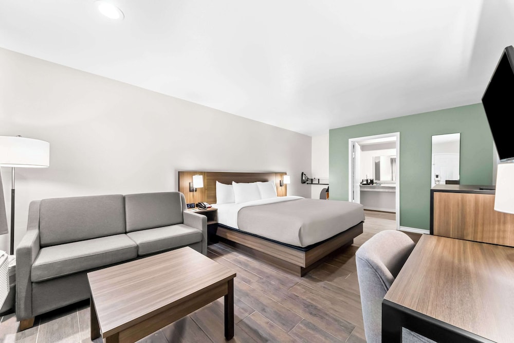 Room, 1 King Bed, Accessible, Non Smoking - Photo 1