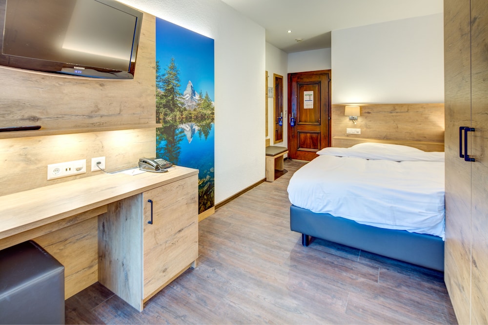 Single Room, 1 Twin Bed, Garden View