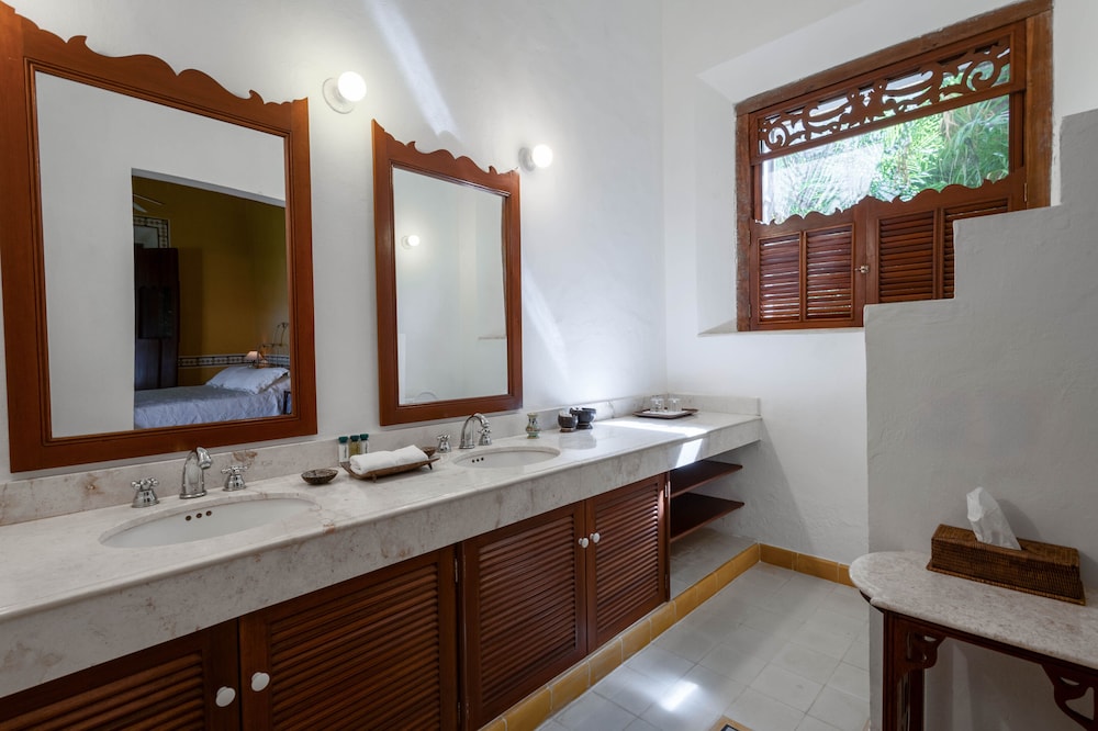 Superior Room - Photo 11