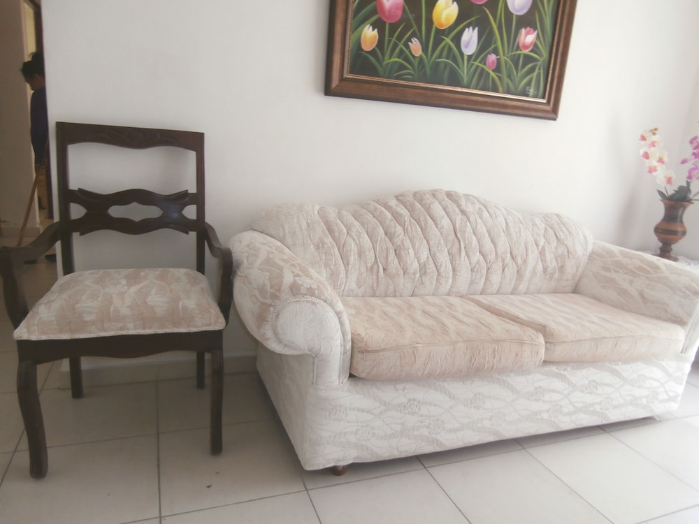 Apartment, 3 Bedrooms, 2 Bathrooms photo 3