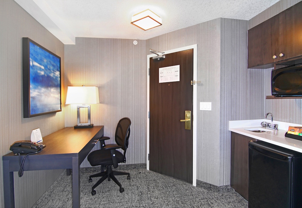 Standard Room, 1 Double Bed, Accessible (Roll-In Shower) - Photo 2