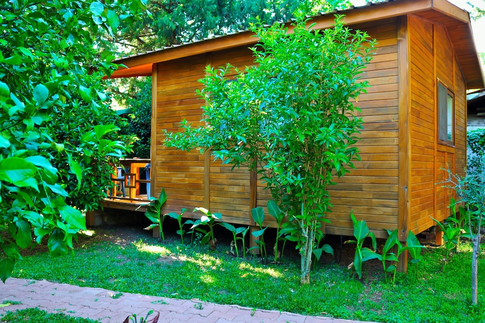 Deluxe Bungalow, 1 Bedroom, Garden View, Garden Area photo 2