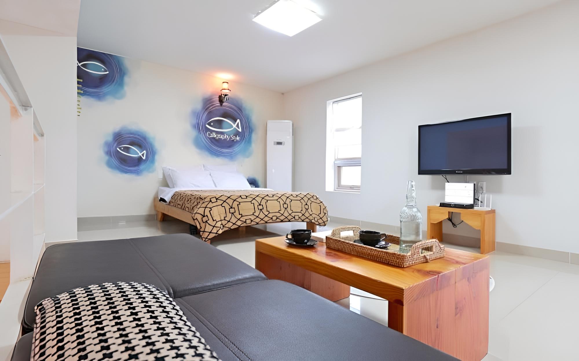 Room (Mare)