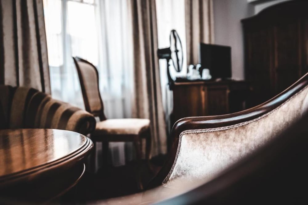 Suite, City View - Photo 5