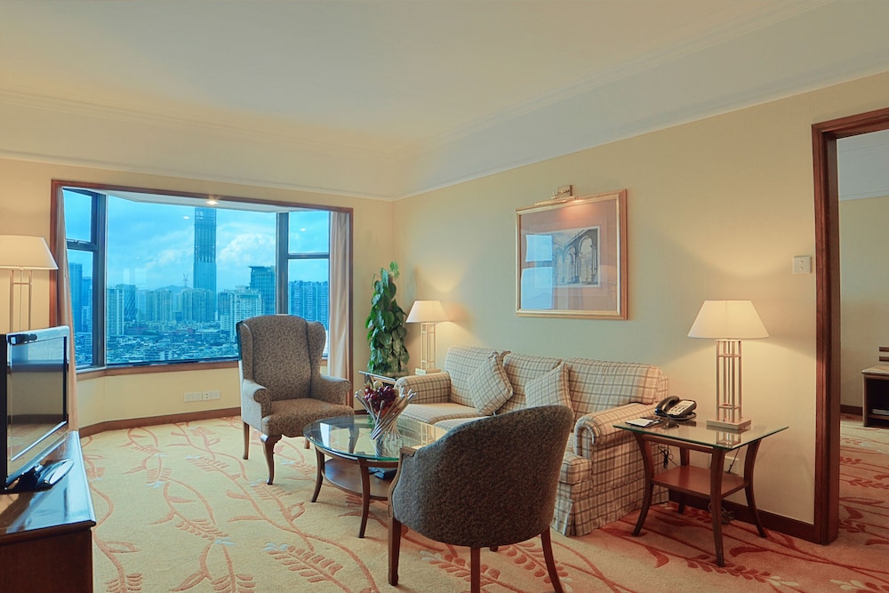 Premium Suite - Photo 1