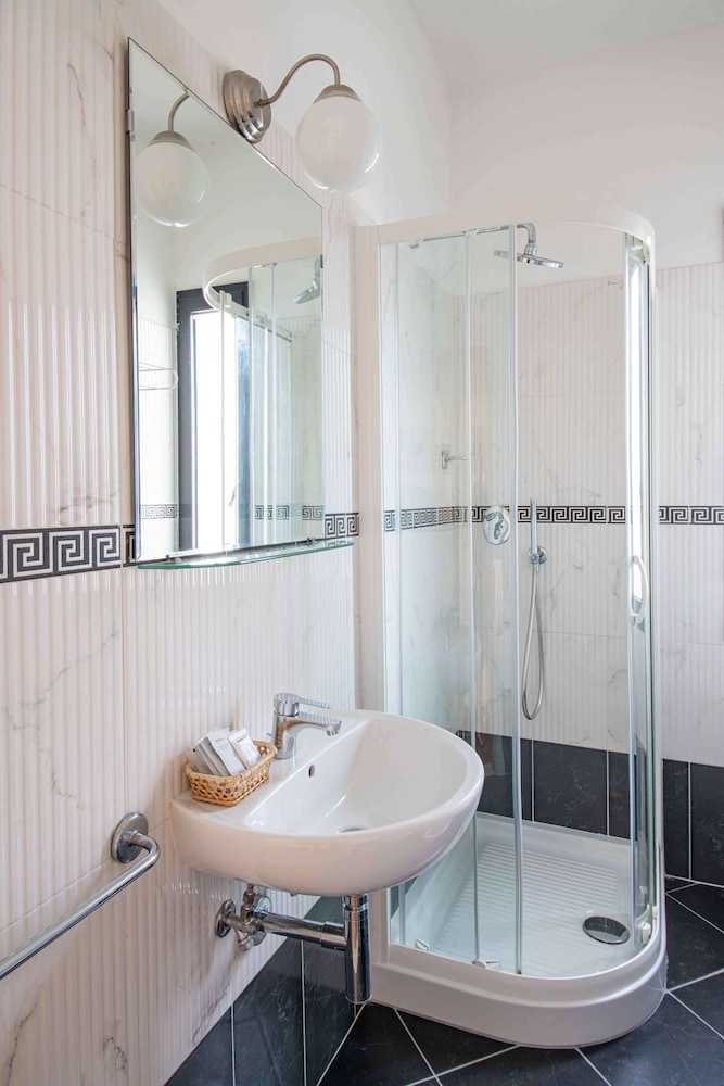 Triple Room, Balcony - Photo 5