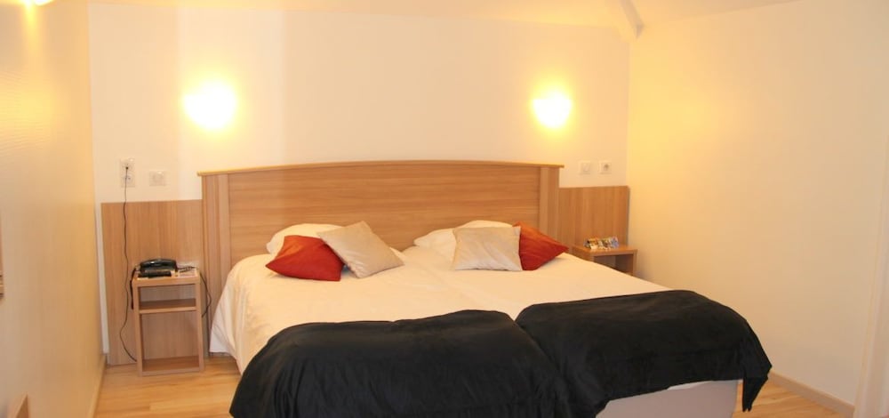 Premium Double or Twin Room photo 3