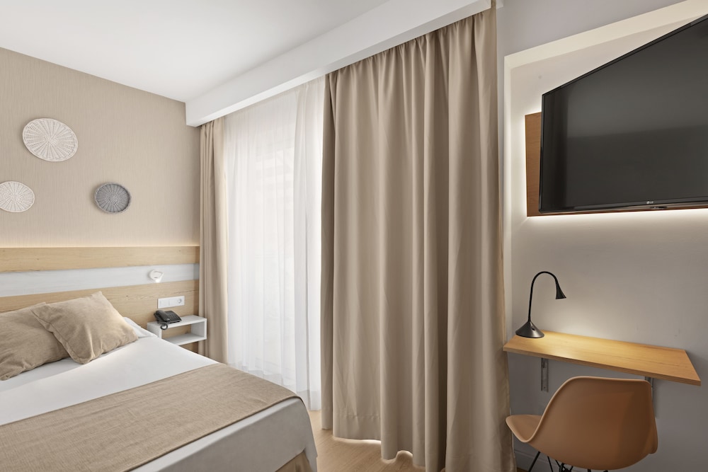 Single Room, Balcony