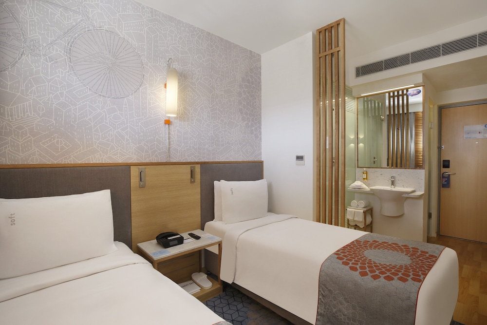 Standard Room, 2 Twin Beds photo 2