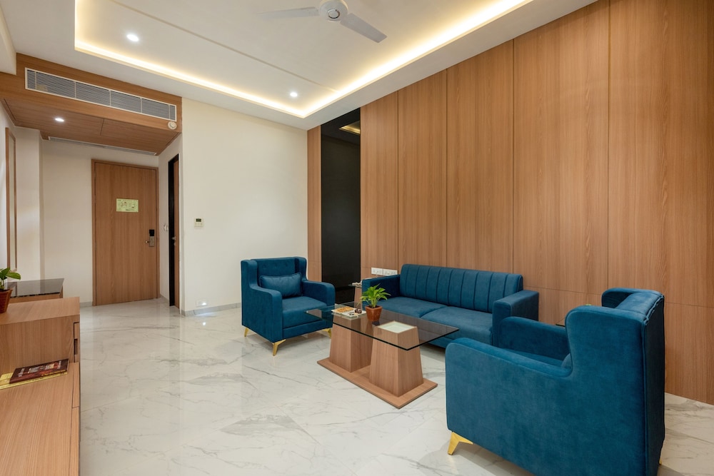 Suite - Photo 9