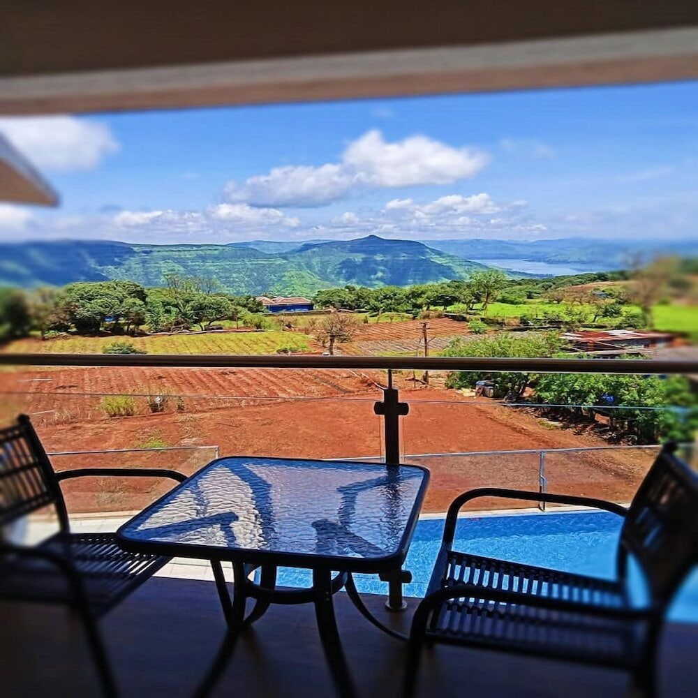Valley Plus Room with Balcony