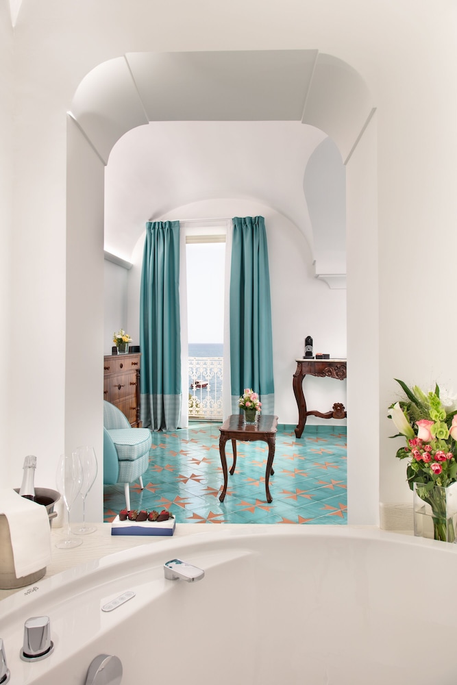 Junior Double or Twin Room, Sea View - Photo 15