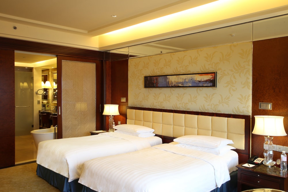 Valley Wing Deluxe Grand Twin (Exclude the Valley Wing Lounge privileges) - Photo 3