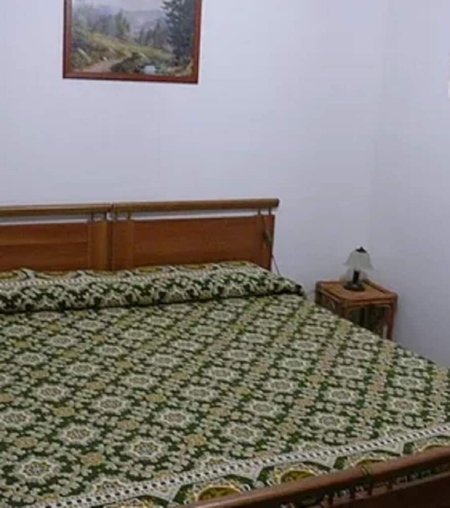 Classic Triple Room photo 1