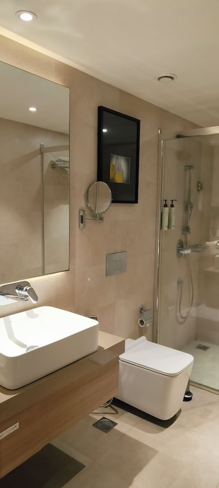 Deluxe Room, 2 Twin Beds - Photo 2