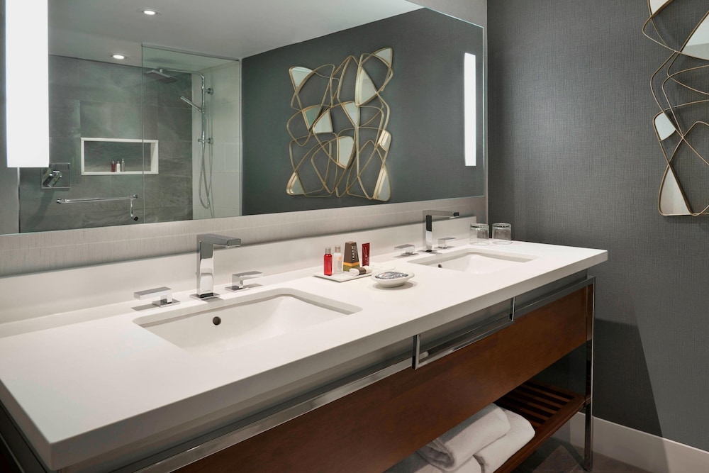 Suite, 1 Bedroom thumbnail 6