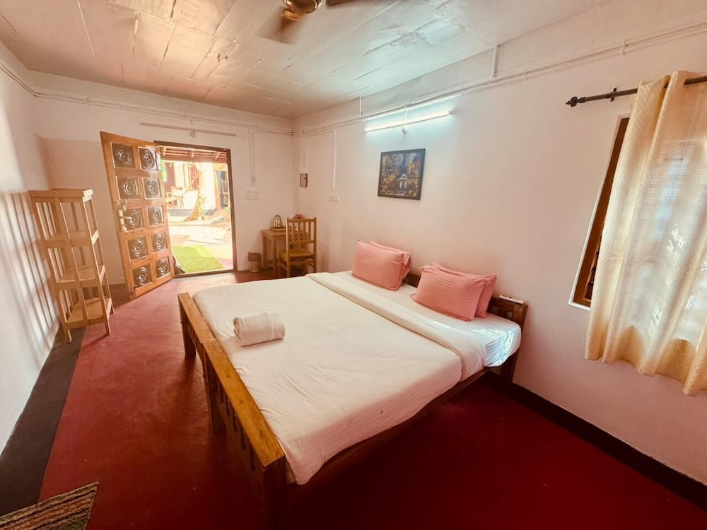 Traditional Room, Garden View