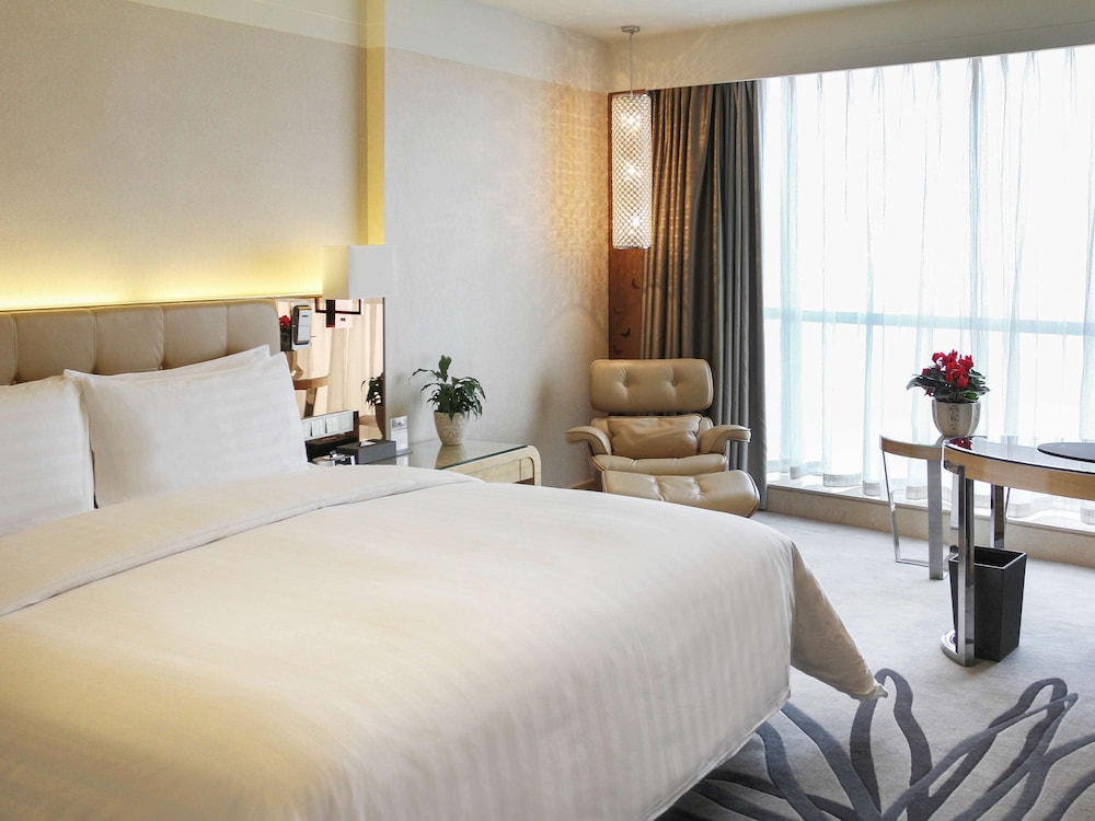 Superior Room, 1 King Bed