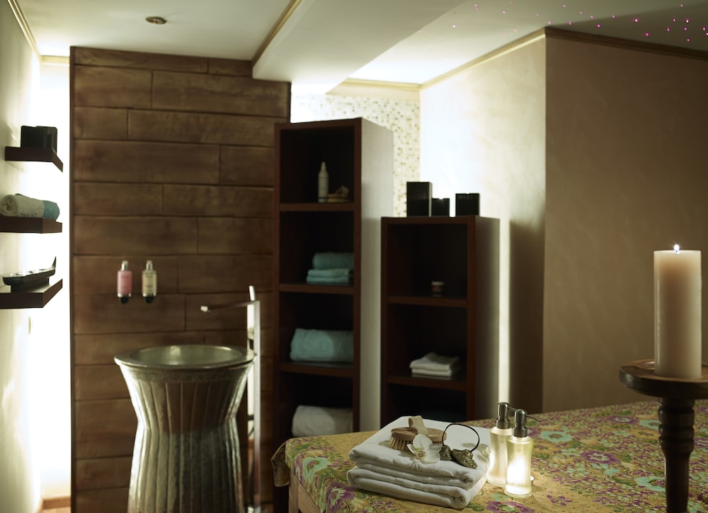 Executive Room - Photo 4
