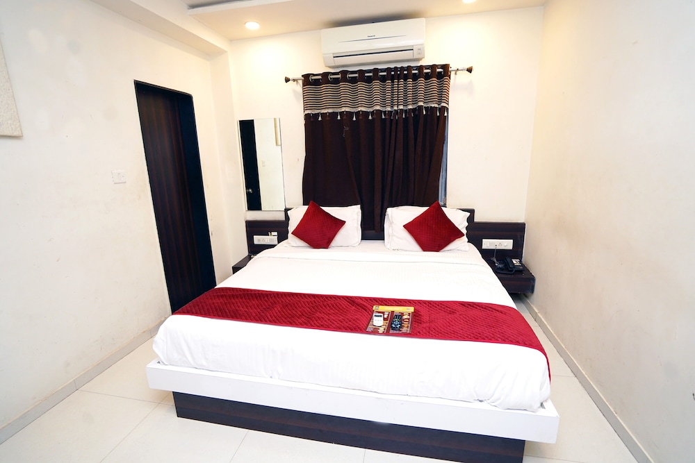 Deluxe Room - Photo 6