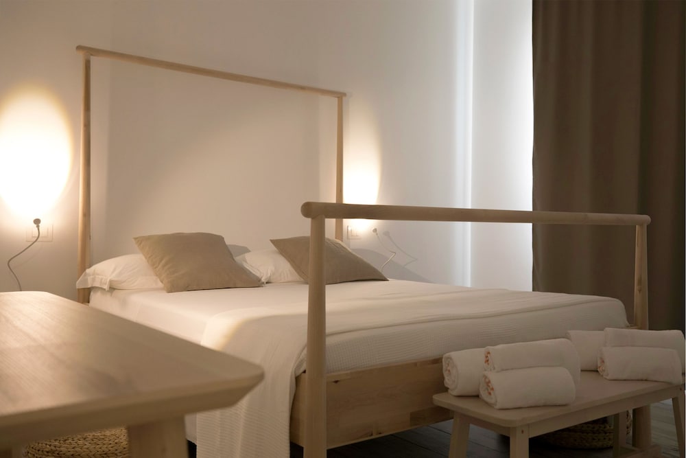 Luxury Apartment, 2 Bedrooms, 2 Bathrooms, Garden Area