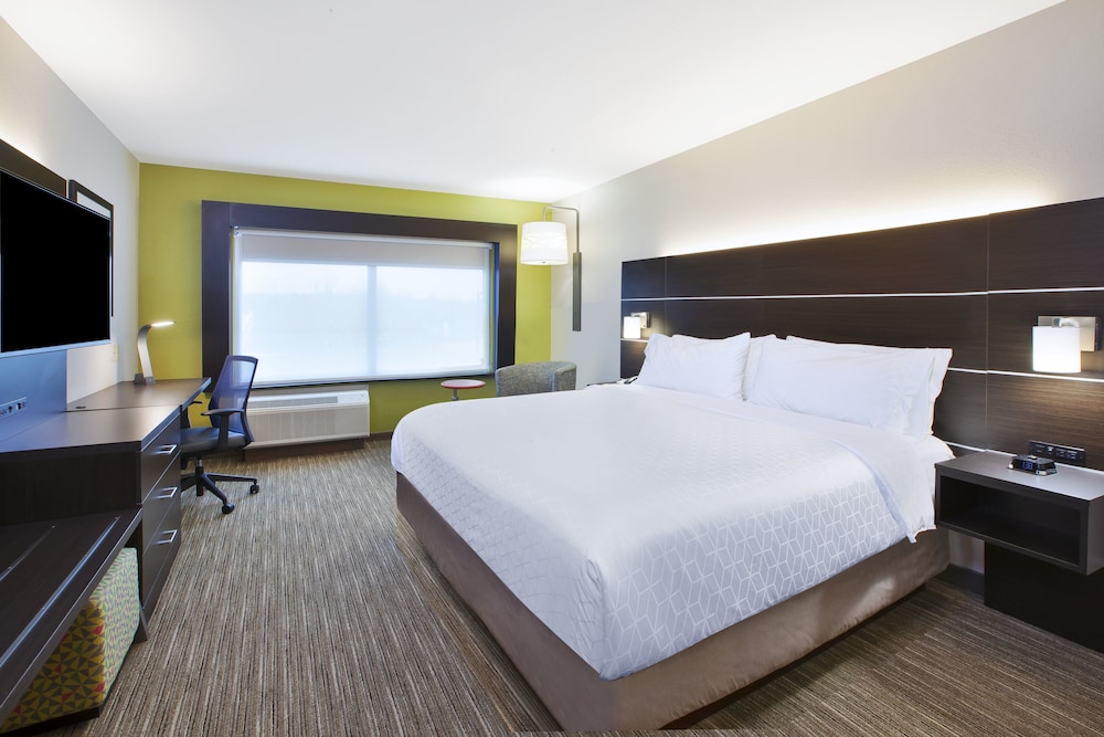 Standard Room, 1 King Bed, Accessible (Communications), photo 6