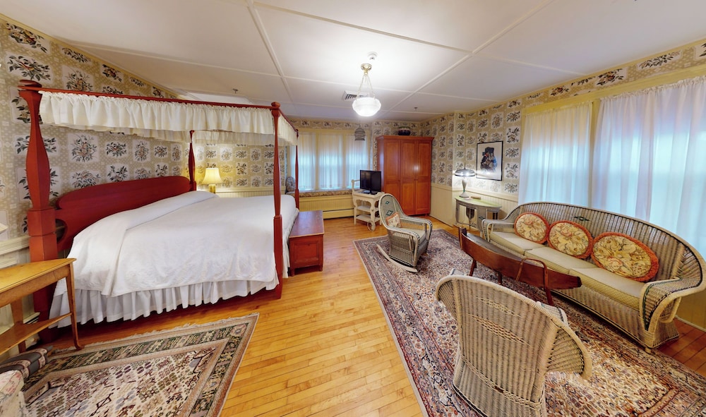 Room (Firehouse) photo 1
