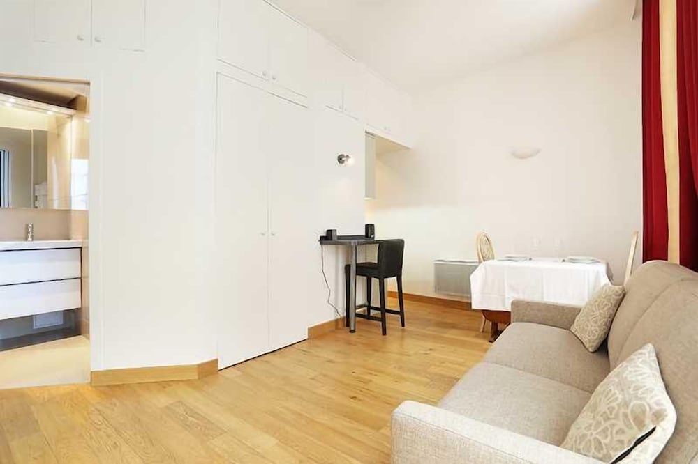City Apartment photo 2