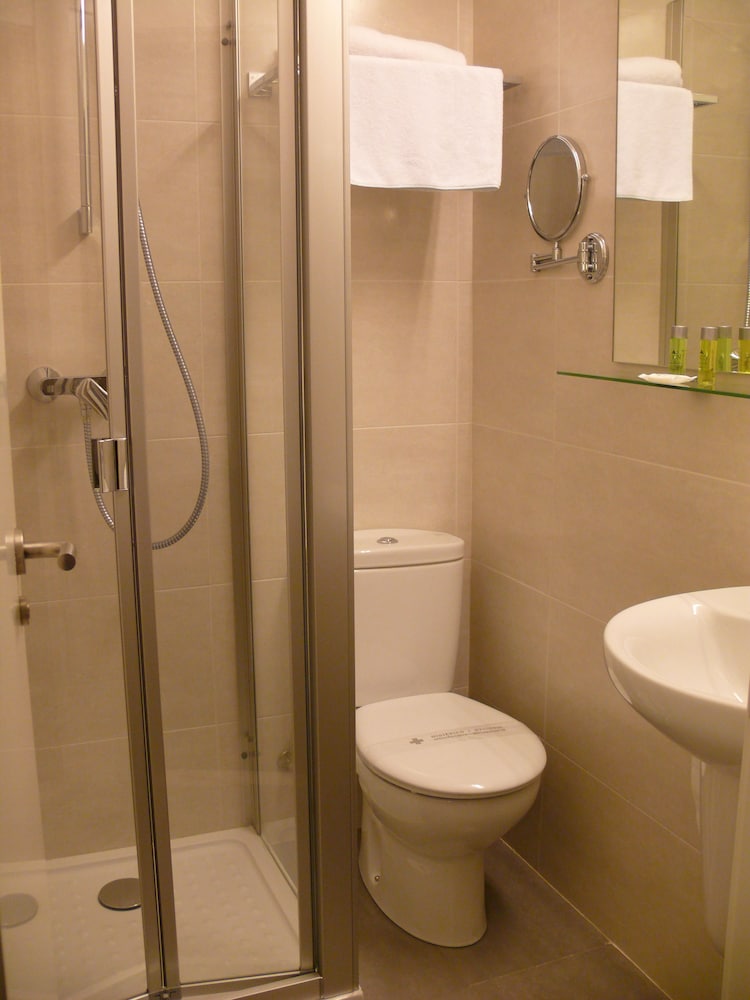 Double Room Single Use - Photo 4