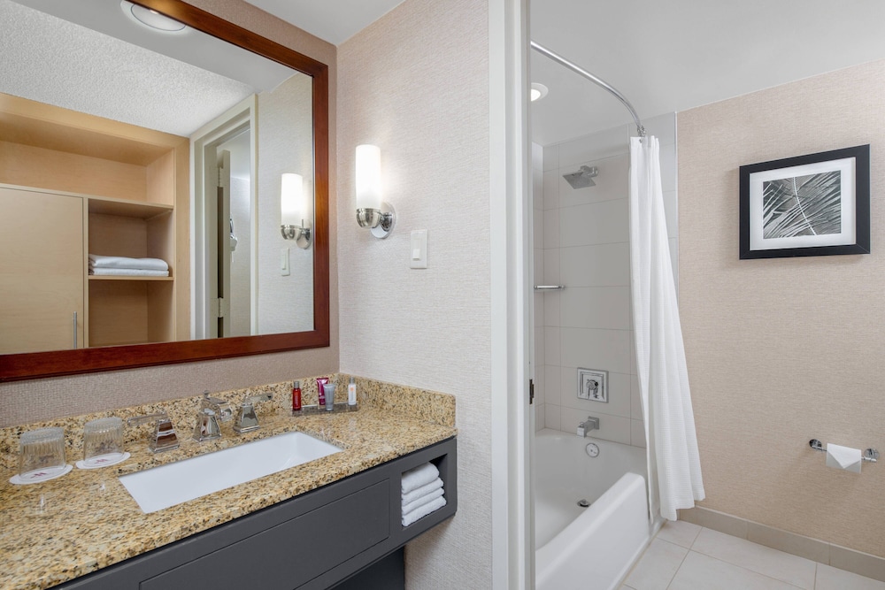 Club Room, 2 Queen Beds - Photo 8