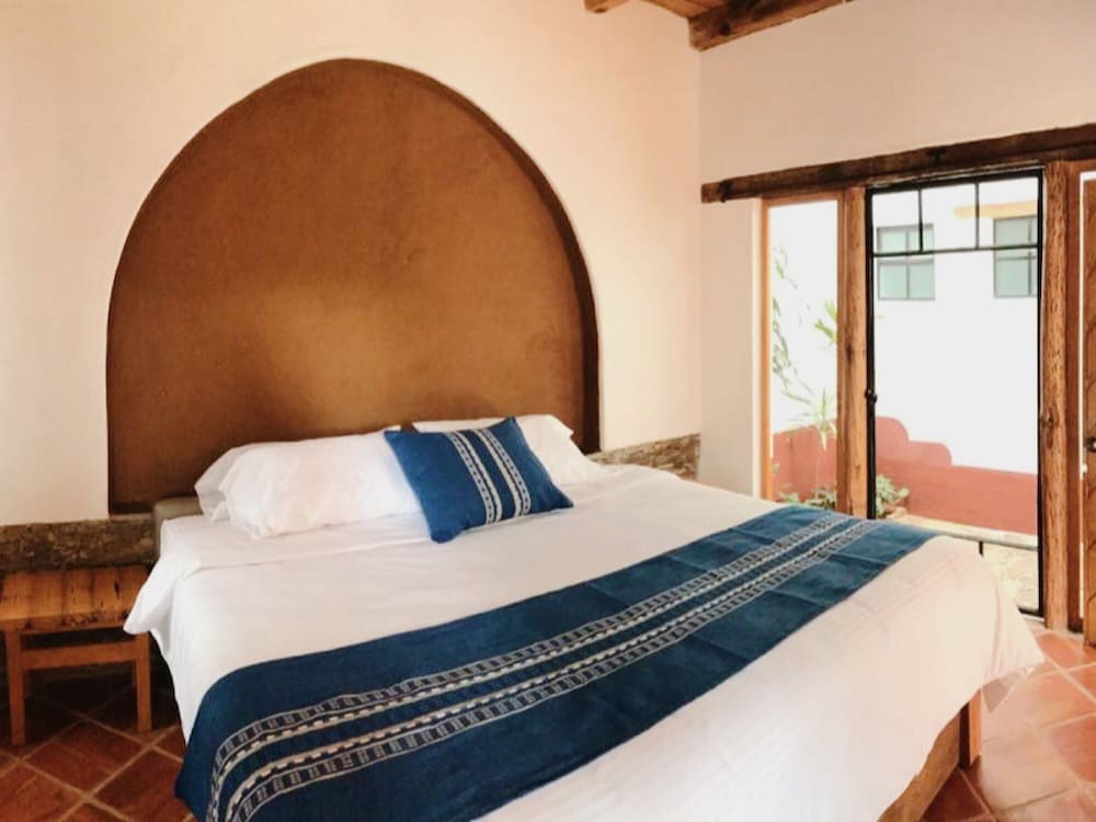 Deluxe Double Room, 1 King Bed, Garden View, Ground Floor photo 1