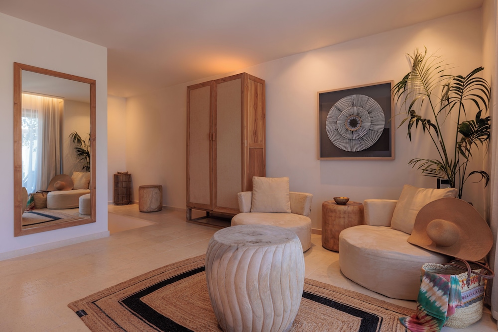Superior Maisonette, Plunge Pool - Photo 9