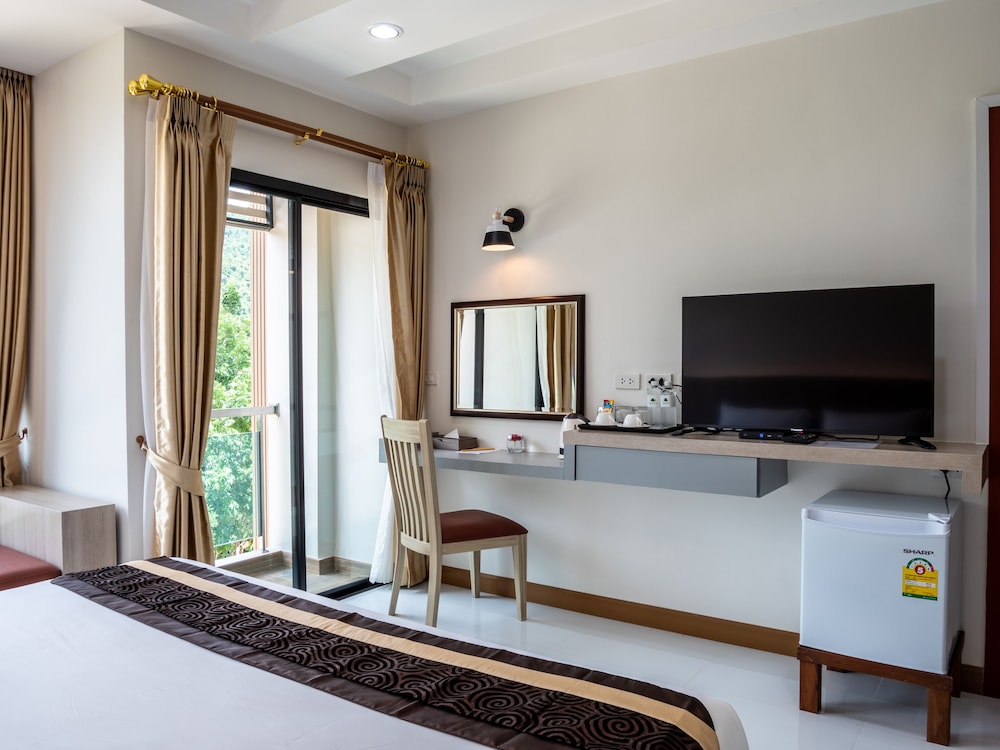 Deluxe Room - Photo 3