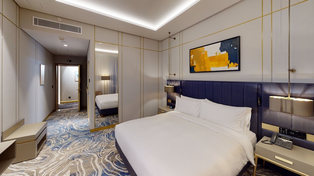 Classic Room, 1 King Bed, Accessible - Photo 7